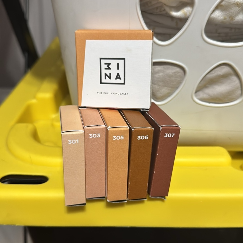 Mina The Full Concealer - Picture 8 of 10